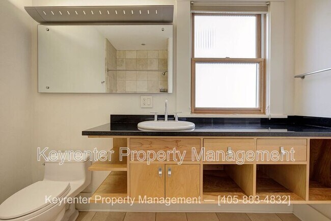 Building Photo - 812 NW 7th St