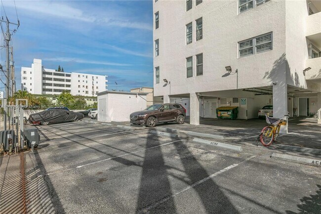 Building Photo - 1300 Alton Rd