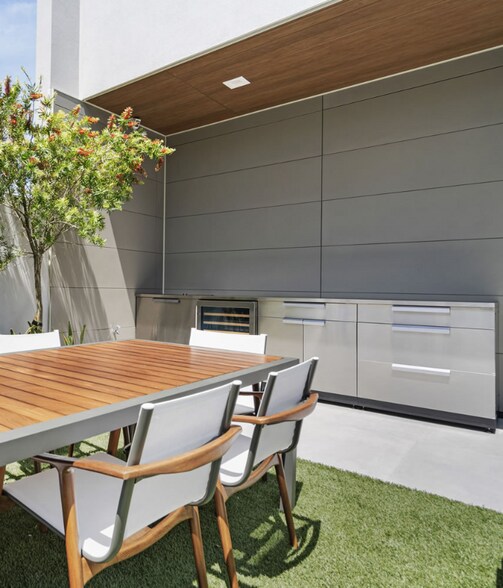 Building Photo - 970 Excellence Cir