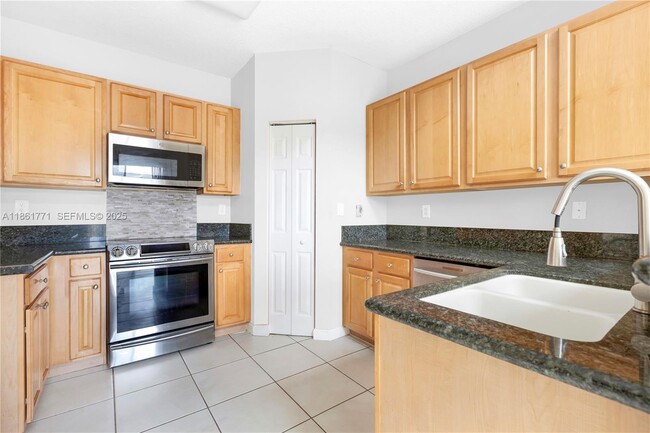 Building Photo - 11552 NW 69th Terrace