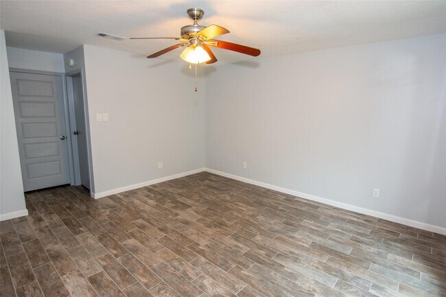 Building Photo - 2302 Cades Cove Dr