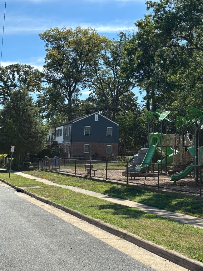 Building Photo - 2207 Farrington Ave