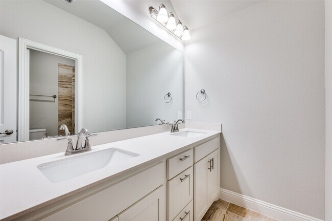 Building Photo - 16380 Moss Haven Ln