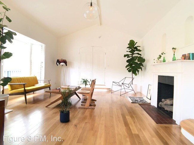 Building Photo - 2 br, 1 bath Apartment - 1947 Hyperion Ave