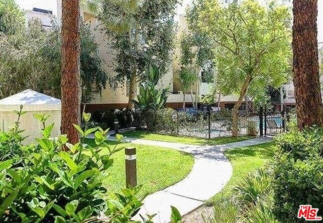 Building Photo - 21400 Burbank Blvd
