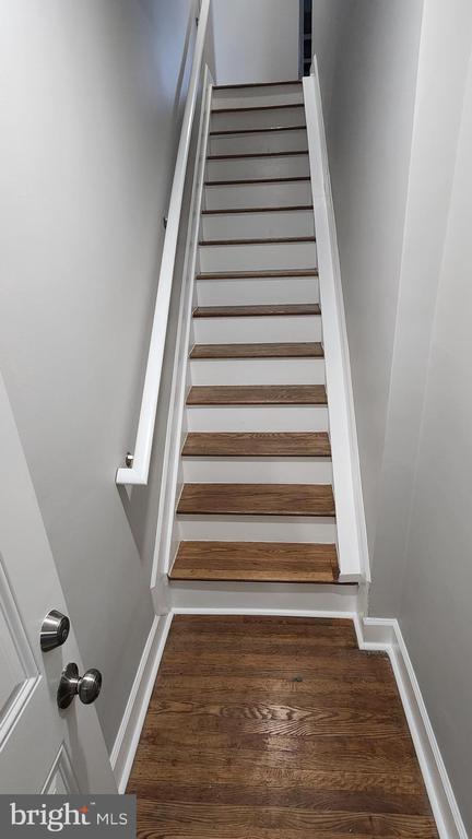 Building Photo - 2527 Kirk Ave