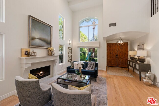 Building Photo - 4513 Tobias Ave