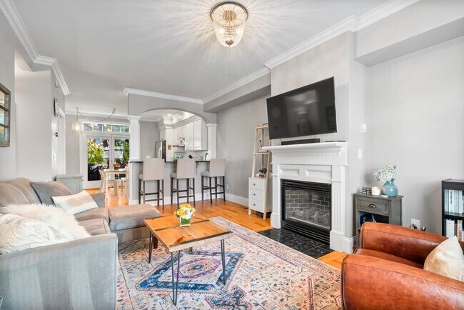 Building Photo - 10 S Sydney St