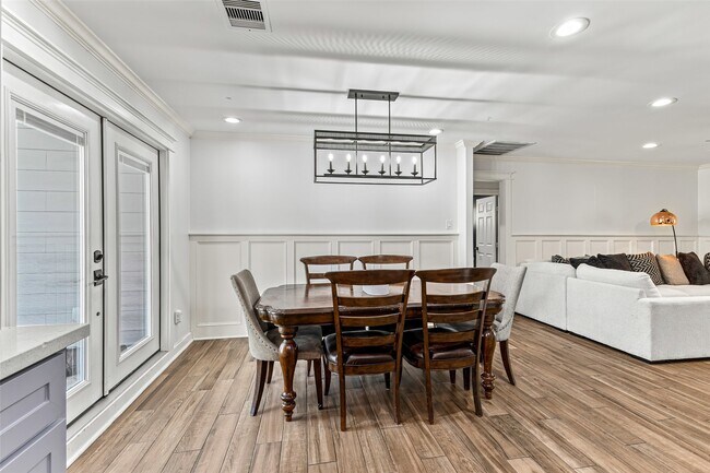 Building Photo - 515 Foxglove Ln