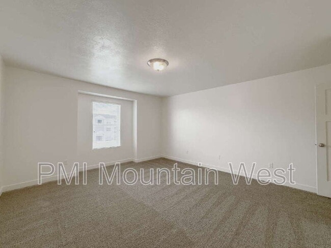 Building Photo - 641 N 30 E