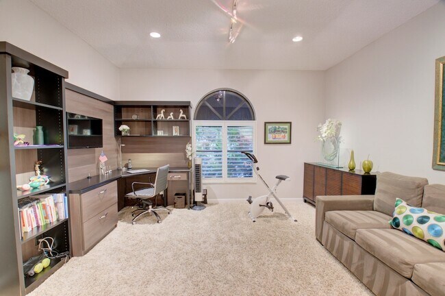 Building Photo - 2106 NW 60th Cir