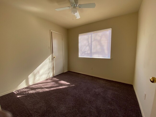 Building Photo - 1106 Greencroft St