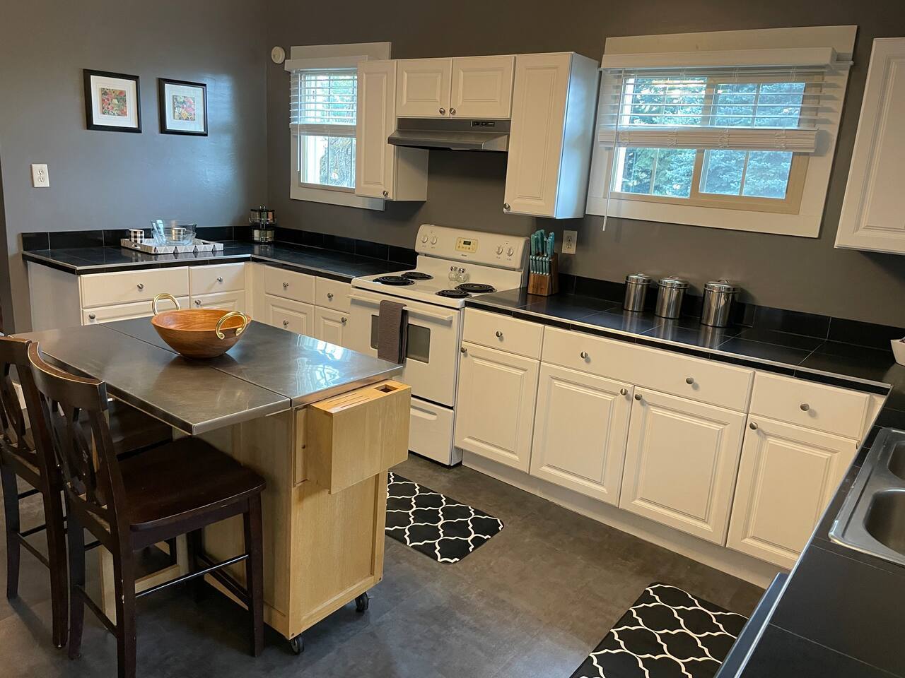 Building Photo - 2501 Harvard Ave