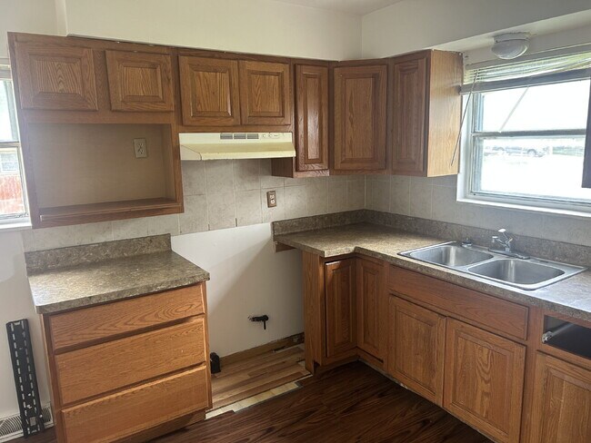 Building Photo - Three bedroom lower unit.
