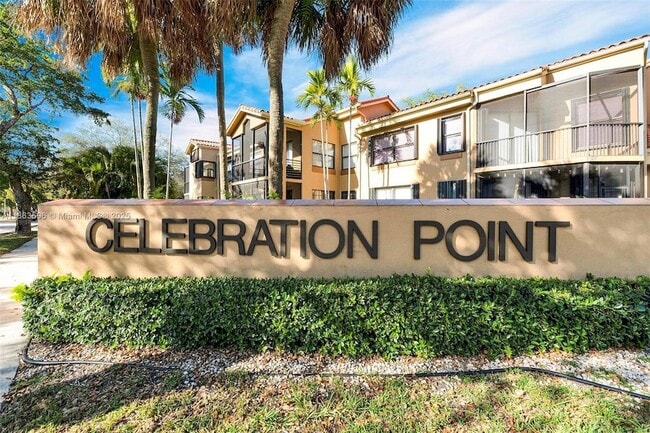 Primary Photo - 15549 Miami Lakeway N