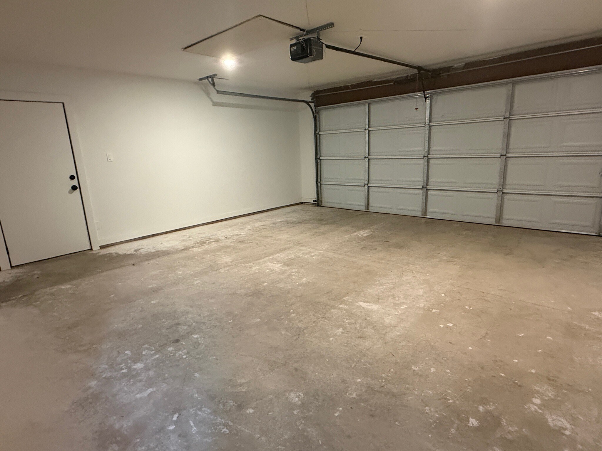 Building Photo - 2101 Vanderbilt Ln