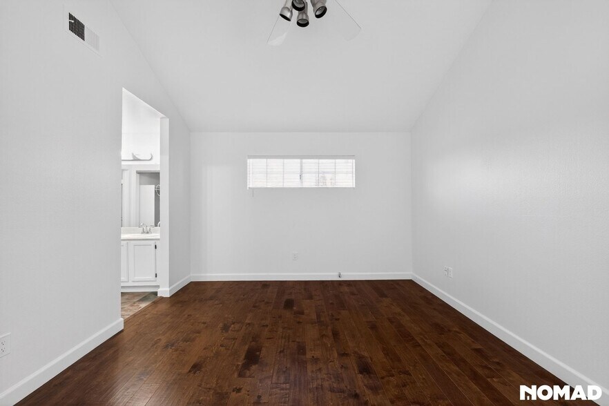 Building Photo - 2893 Sanford Ln