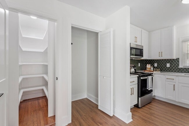 Building Photo - RENOVATED Three Bedroom Home!