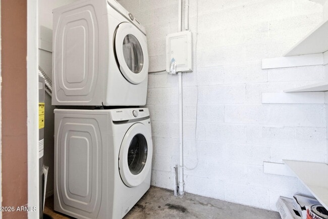 Building Photo - 780 E Eugie Ave