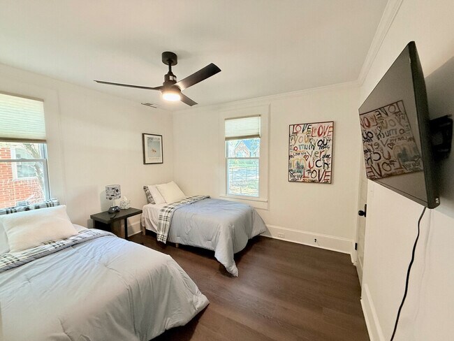 Building Photo - 2936 Oceola St