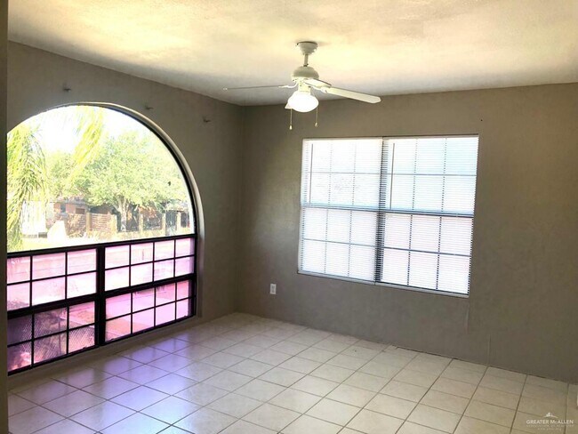 Building Photo - 17 El Campo Dr