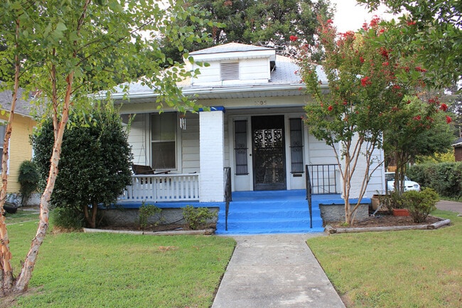 Building Photo - 1806 Nelson Ave