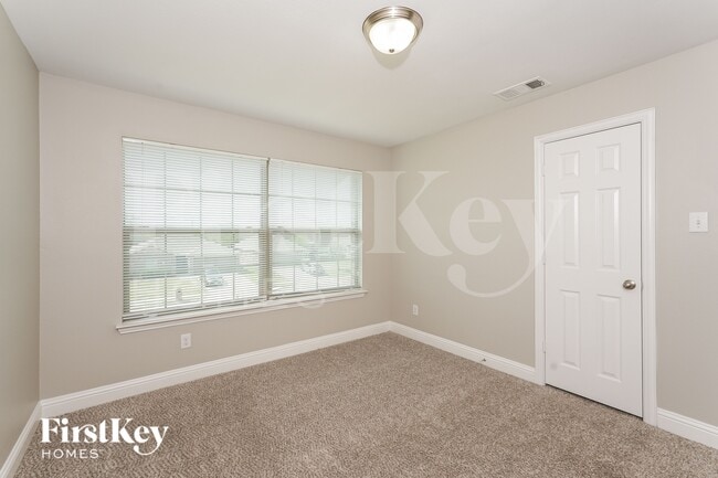 Building Photo - 15635 Gatsby Ln