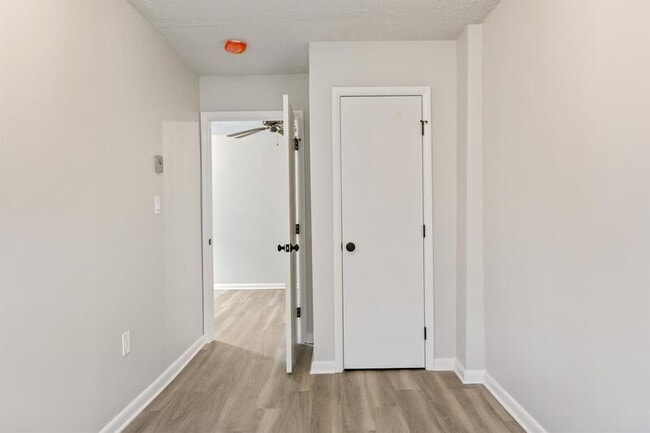 Building Photo - 2520 Bradford Ct