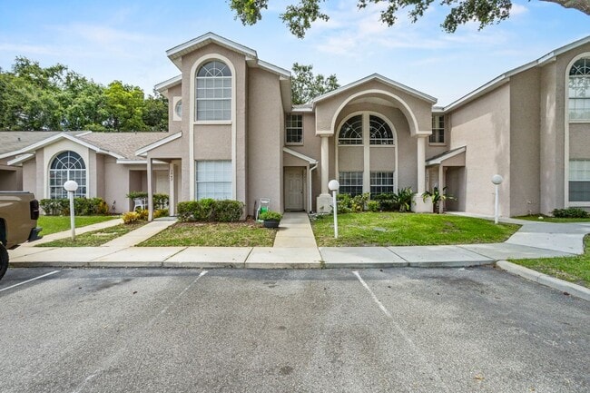 Building Photo - 1645 Windsor Oak Ct