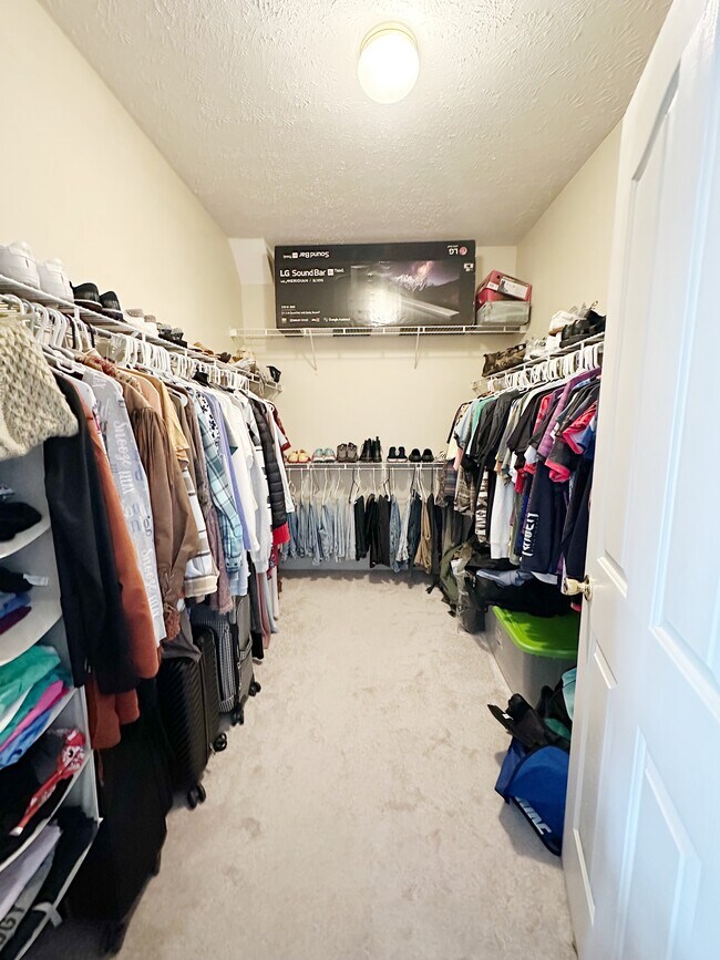 Building Photo - 5004 Hunter Ln