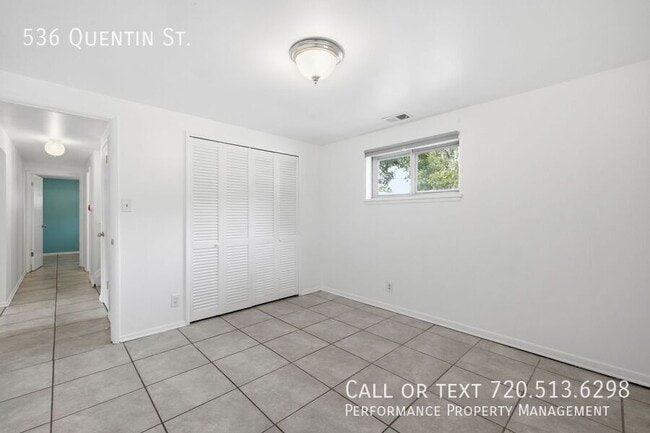 Building Photo - 536 Quentin St