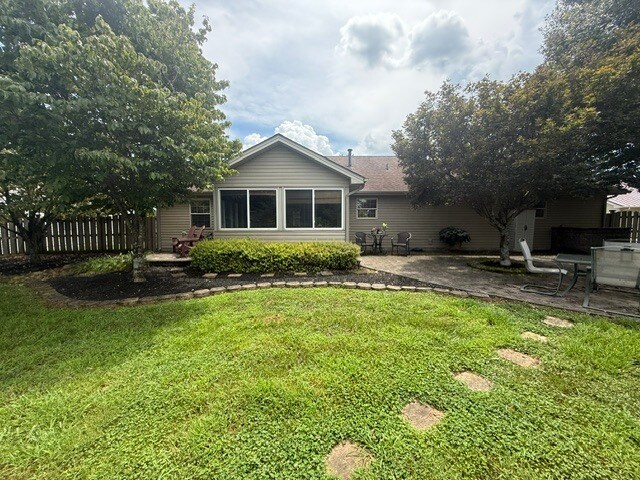 Building Photo - 1740 Country Meadows Dr