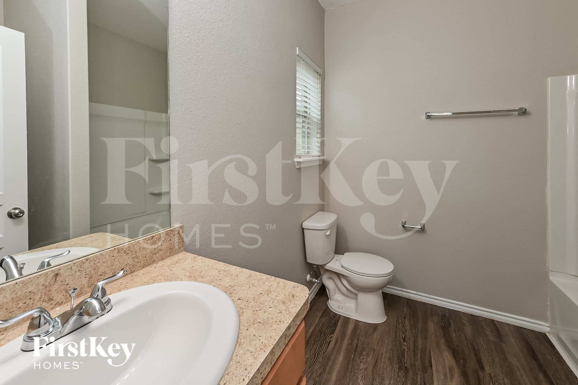 Building Photo - 14711 Myrtle Point Dr