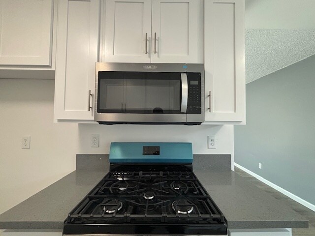 Building Photo - 851 W 95th St
