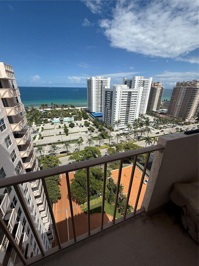 Building Photo - 1865 S Ocean Dr