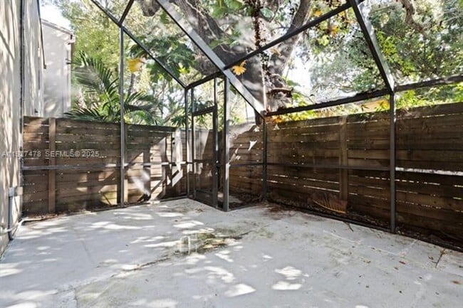 Building Photo - 3028 Center St