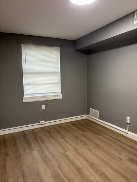 Building Photo - 1644 Montello Ave NE