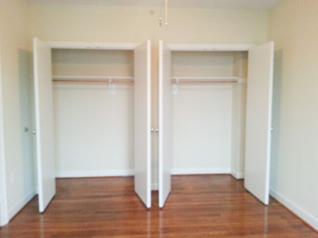 Building Photo - Sunny 2BR on 14th Street in Columbia Heights w/ Parking