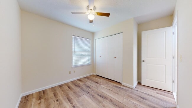 Building Photo - 620 Segovia Rd