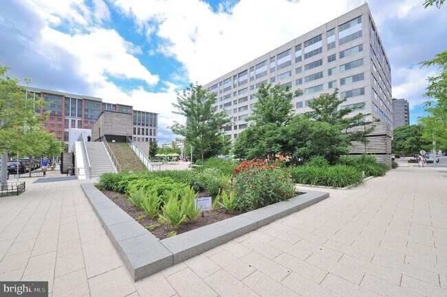 Building Photo - 1000 New Jersey Ave SE