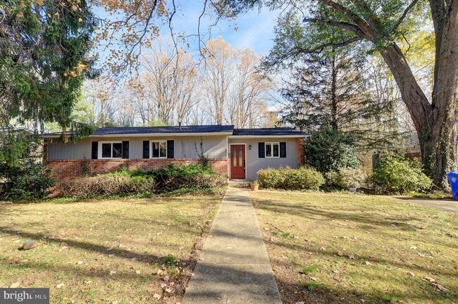 Building Photo - 8725 Susanna Ln