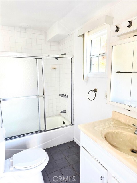 Building Photo - 4220 Duquesne Ave