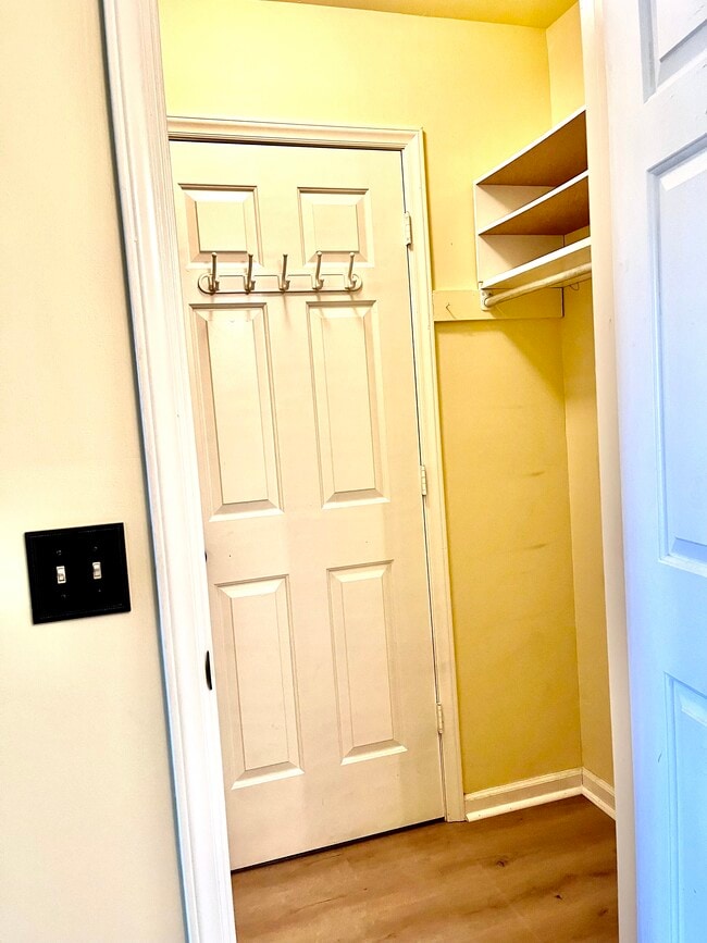 closet - 245 Oakwood Ct