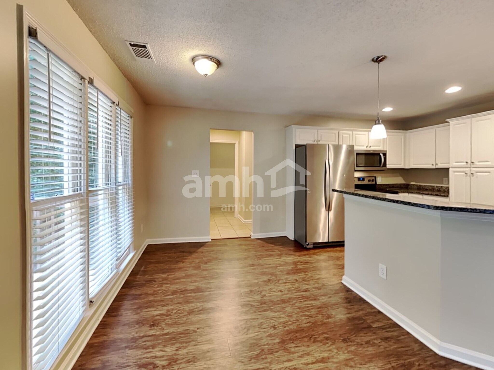 Building Photo - 581 Thornbush Ter