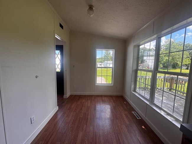 Building Photo - WELCOME HOME!