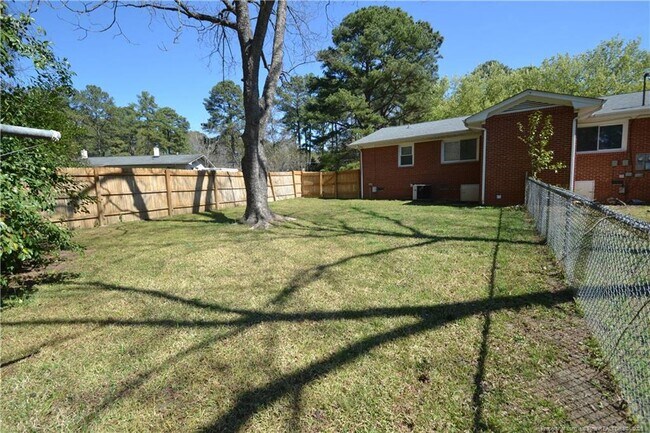 Building Photo - 5133 Lundy Dr