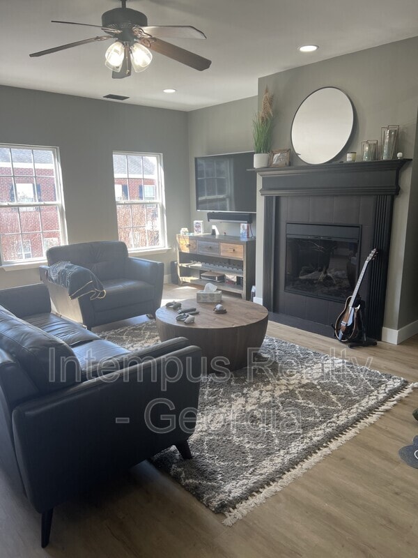 Building Photo - 301 Station Trl