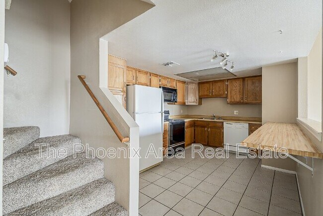 Building Photo - 850 S River Dr