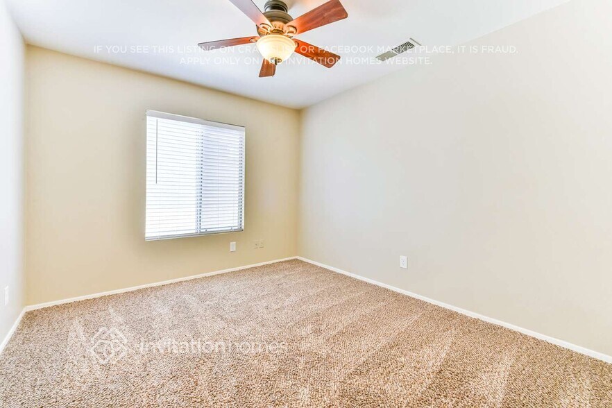 Building Photo - 706 S Golden Key St