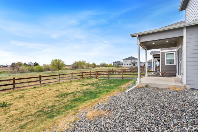 Building Photo - Spacious 4BD Bennet Floorplan with Full Ba...